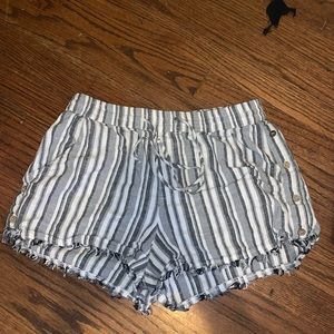 comfy Derek heart draw sting shorts